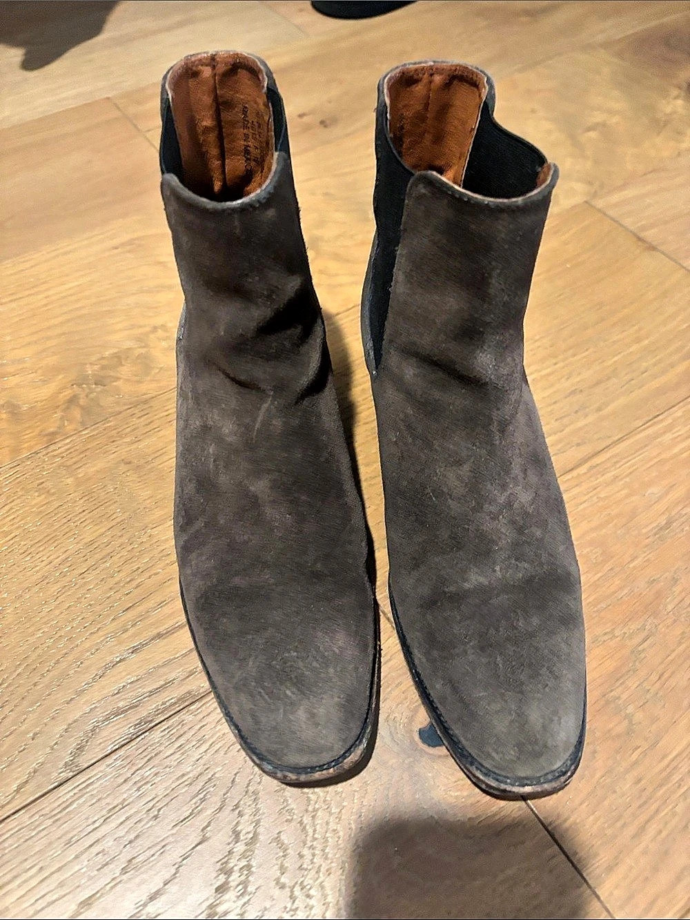 Frye Sacha Chelsea Suede Ankle Boots - Brown size 5.5